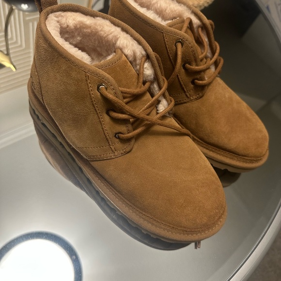 Ugg Tan Suede Boots NWOT size 10 - Picture 3 of 8